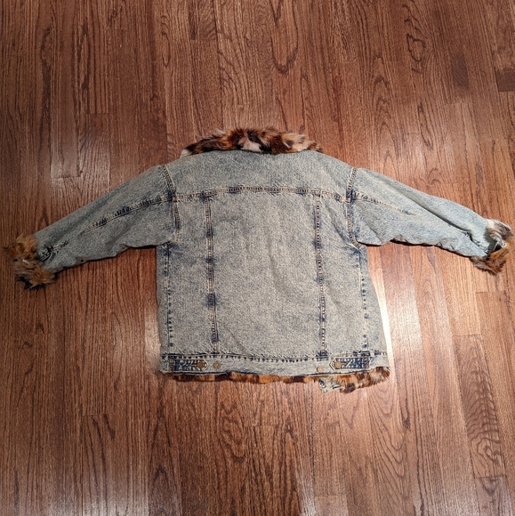 BDG denim jacket with faux fur - size xs/s - Picture 3 of 5